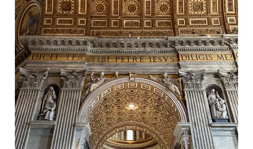 St. Peter's Basilica: Guided Tour + Vatican Grottoes Access