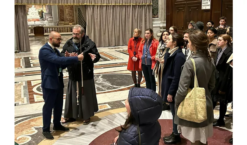 Basilica di San Pietro: Salta la coda + Tour guidato + Accesso alle Grotte Vaticane