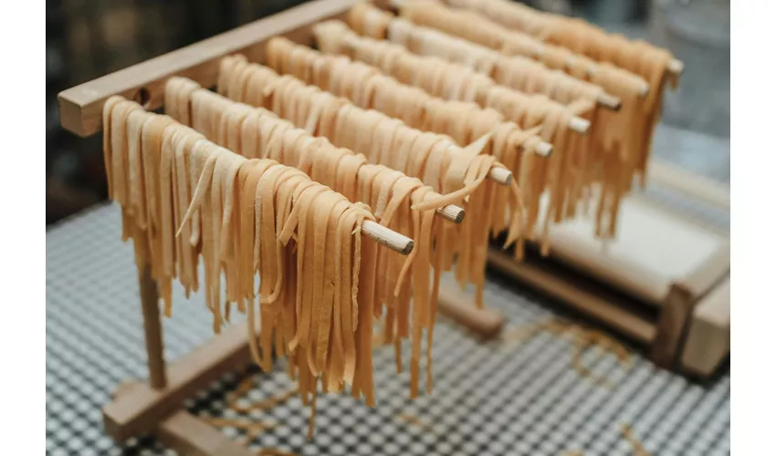 Roma: Corso di preparazione della pasta con uno chef locale + bevande