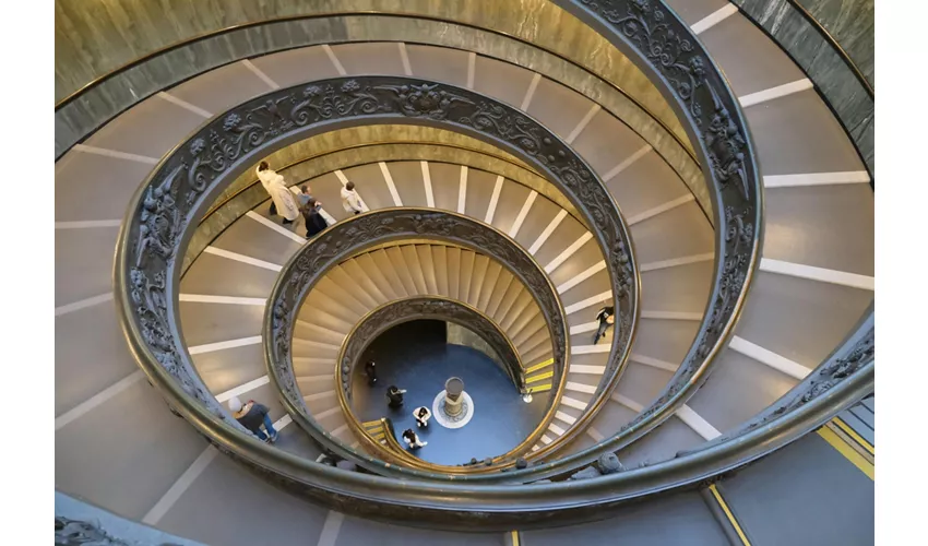 Musei Vaticani e Basilica di San Pietro: Tour guidato semi-privato