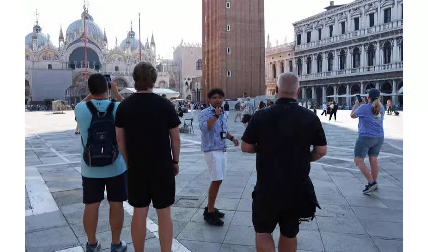 Venice: Winter Pass & City Walking Tour