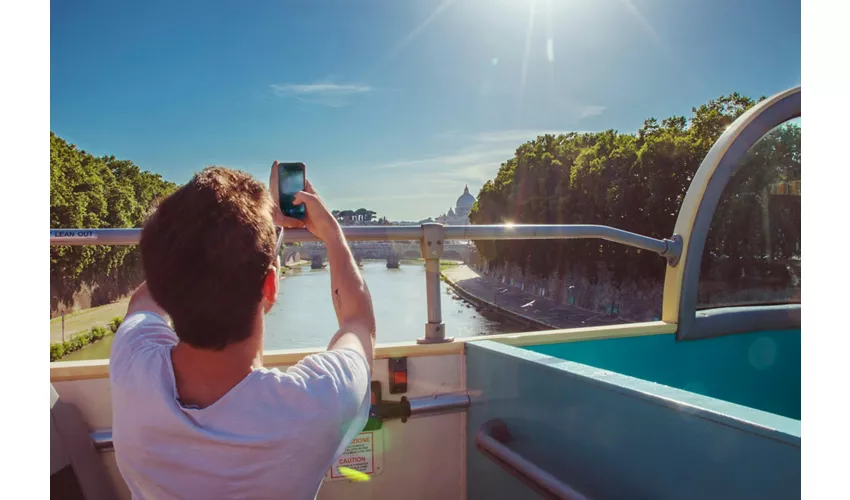 Vatikanische Museen & Sixtinische Kapelle: Fast Track Ticket + Hop-On Hop-Off Bus