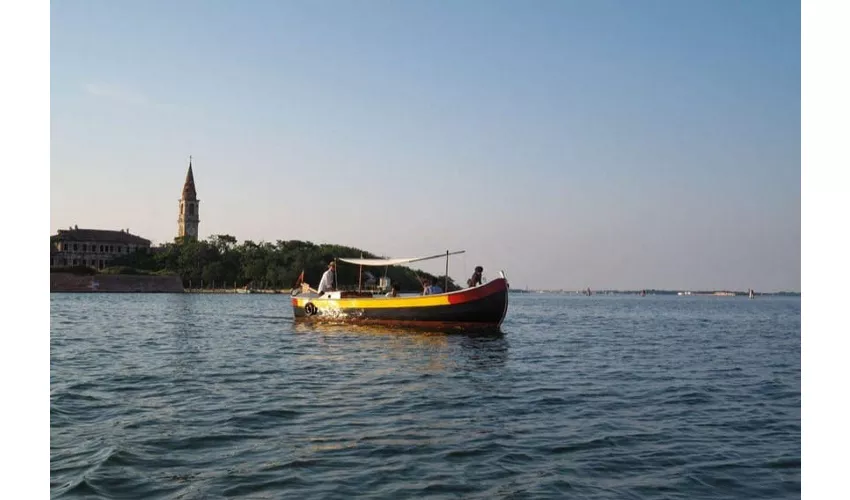 Murano, Burano & Torcello: Traditional Boat Tour + Glass-blowing Demonstration