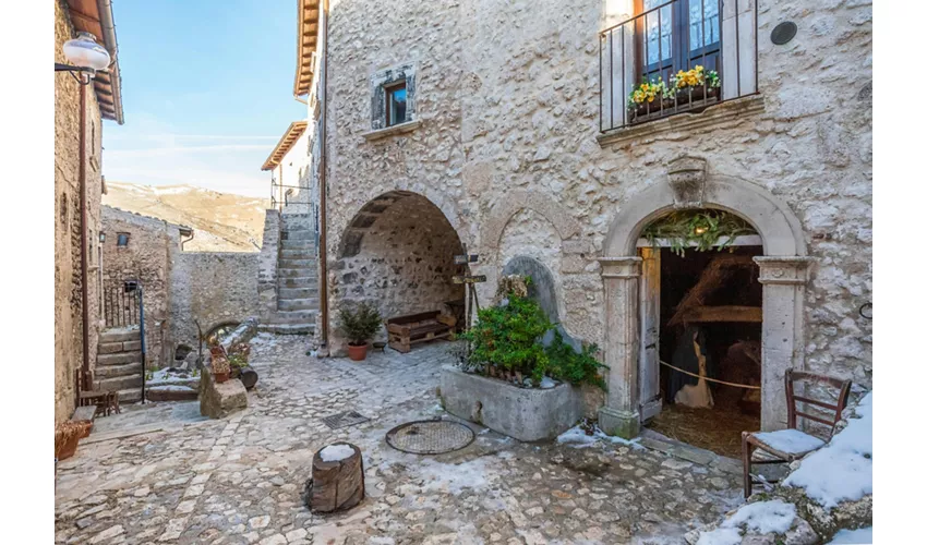 Abruzos: Visita guiada en grupo reducido desde Roma + Comida