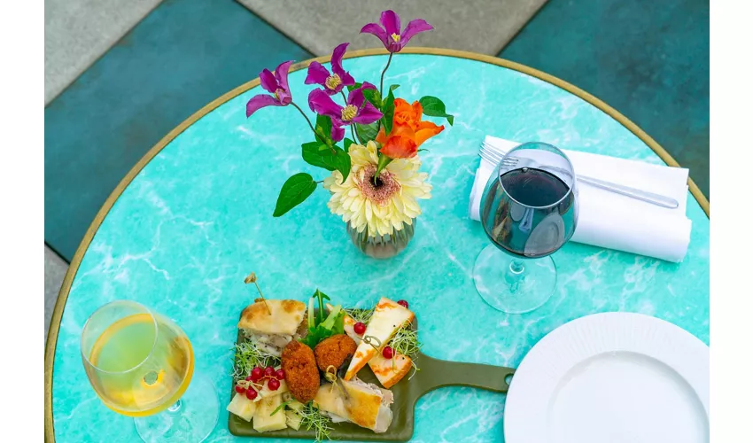 Roma: Opera sul tetto di Trastevere + Aperitivo + Vino