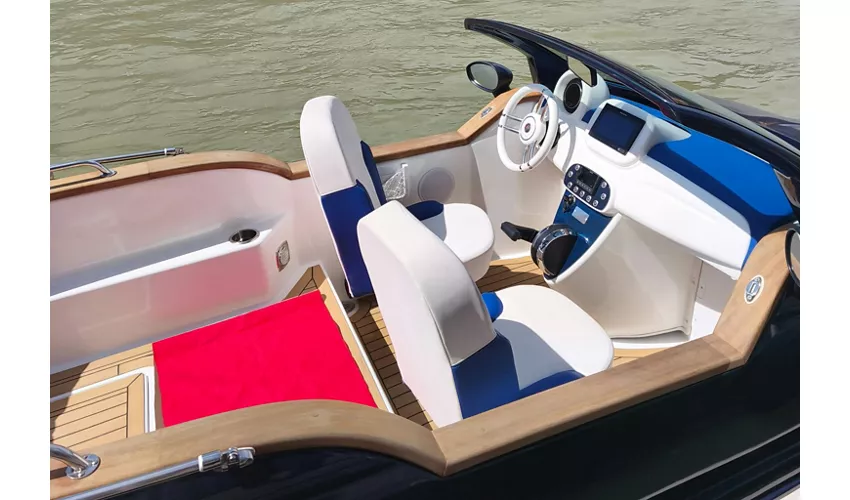 Urban River: 500 Boat Experience