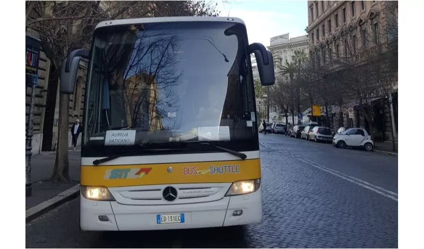 Roma: Trasferimento in autobus dal Vaticano all'aeroporto di Fiumicino