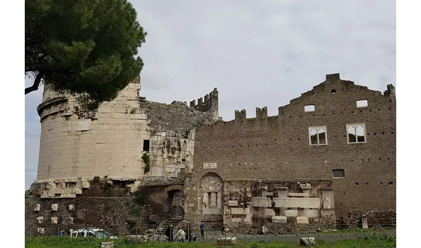 Via Appia: Tour guidato in golf cart condiviso