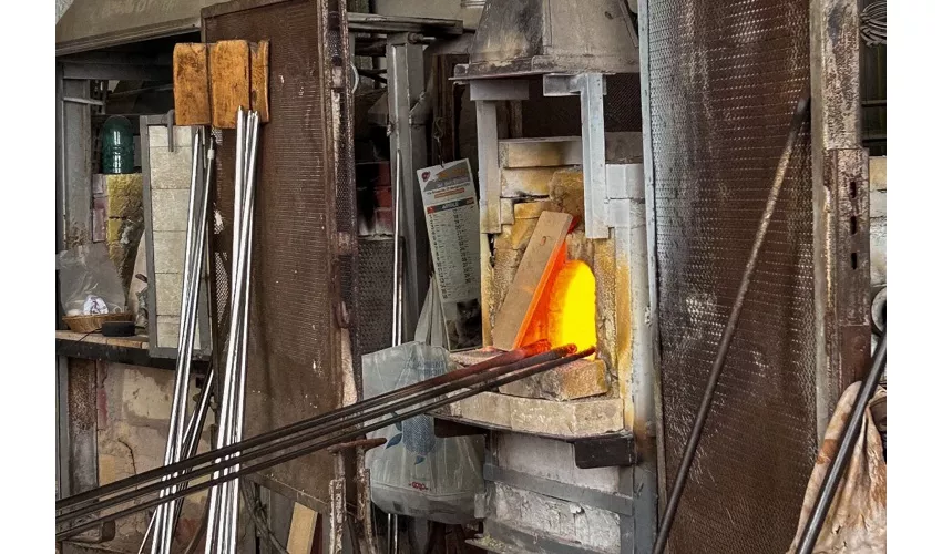 Murano: Dimostrazione di soffiatura artistica del vetro con regalo di vetro