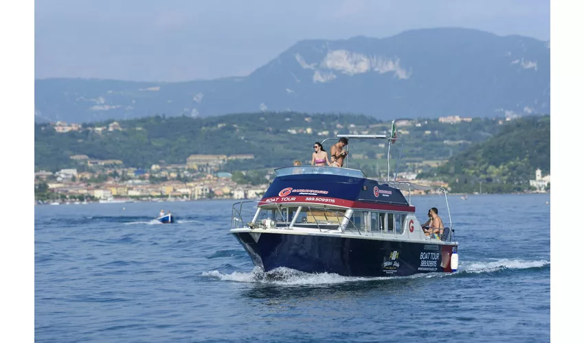 Lago de Garda: Excursión de 4 horas en barco con parada en Sirmione
