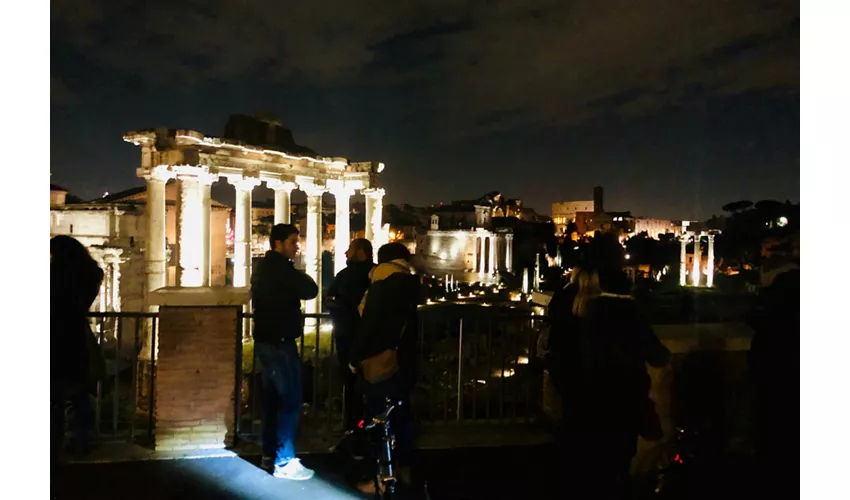 Roma di Sera - Tour Guidato in e-Bike con Degustazione di Salumi, Formaggi, Vini