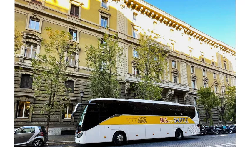 Rome: Civitavecchia Transfer + Hop-on Hop-off Bus Tour Combi