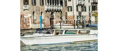 Venice: Private Water Taxi To/From Marco Polo Airport & Venice Center