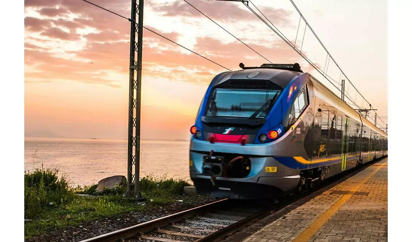 Civitavecchia: Express Train To/From Rome City Center