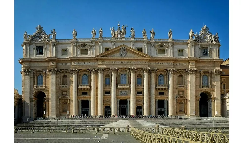 St.Peter’s Basilica & St. Peter’s Square: Guided Walking Tour