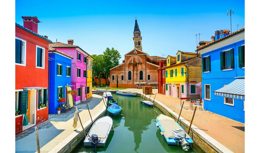 Murano & Burano: Boat Tour + Glass-blowing Demonstration