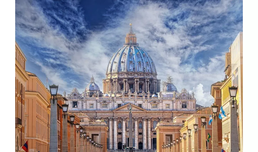 Basilica di San Pietro: Salta la coda + Tour guidato + Accesso alle Grotte Vaticane