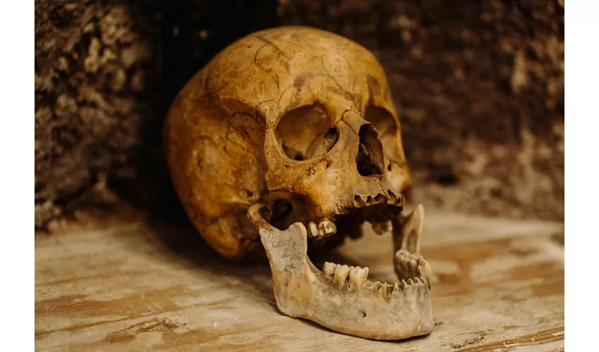 Roma: Visita subterránea guiada con entrada a las Catacumbas y a la Cripta de los Huesos