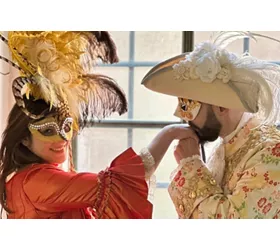 Venice: Masquerade Costume Experience