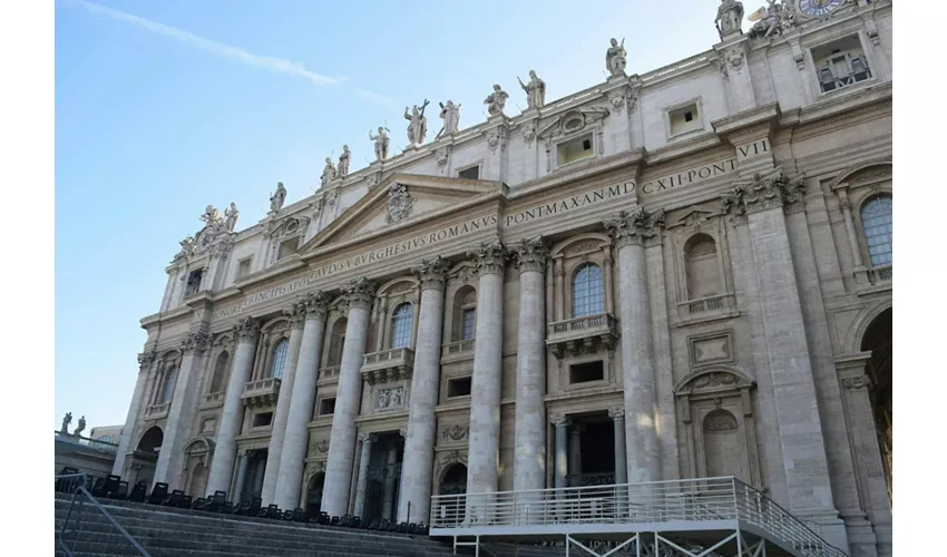 St.Peter’s Basilica & St. Peter’s Square: Guided Walking Tour