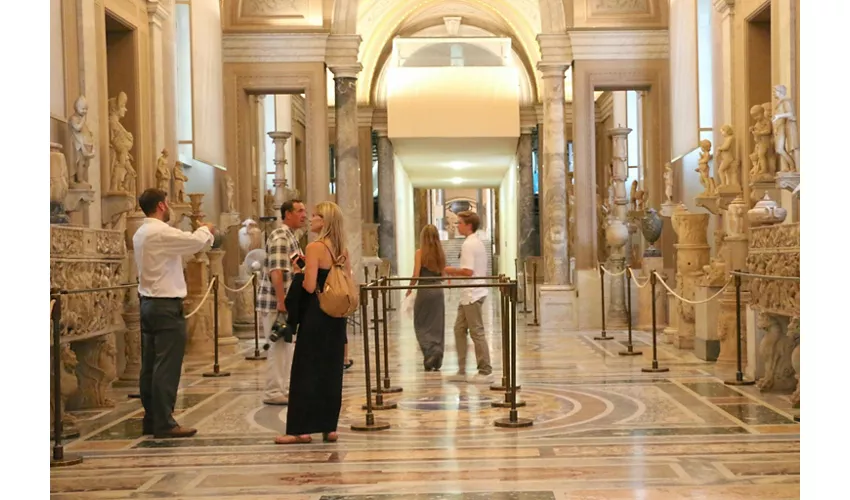 Museos Vaticanos y Capilla Sixtina: Visita guiada nocturna