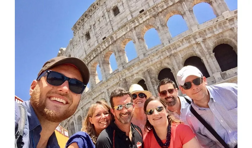 Colosseo, Arena, Foro Romano e Palatino + Tour guidato semi-privato