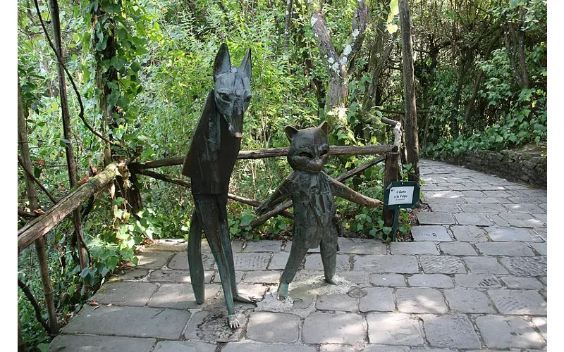 Il gatto e la volpe al Parco di Pinocchio a Collodi