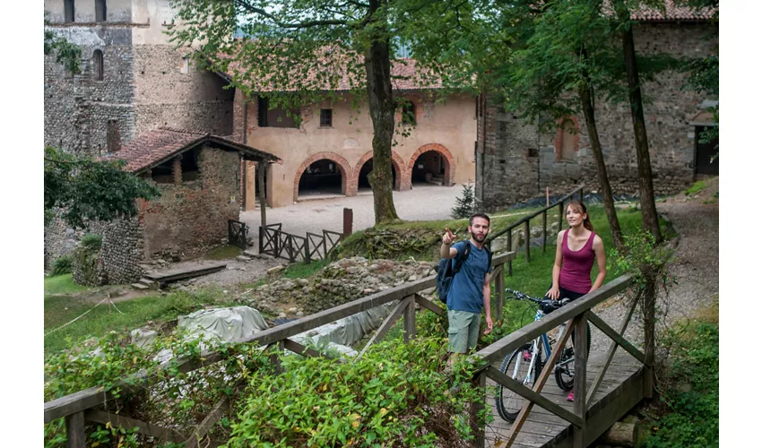 Monasterio de Torba: Entrada