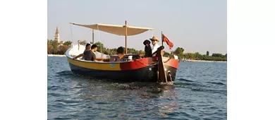 Murano, Burano & Torcello: Traditional Boat Tour + Glass-blowing Demonstration