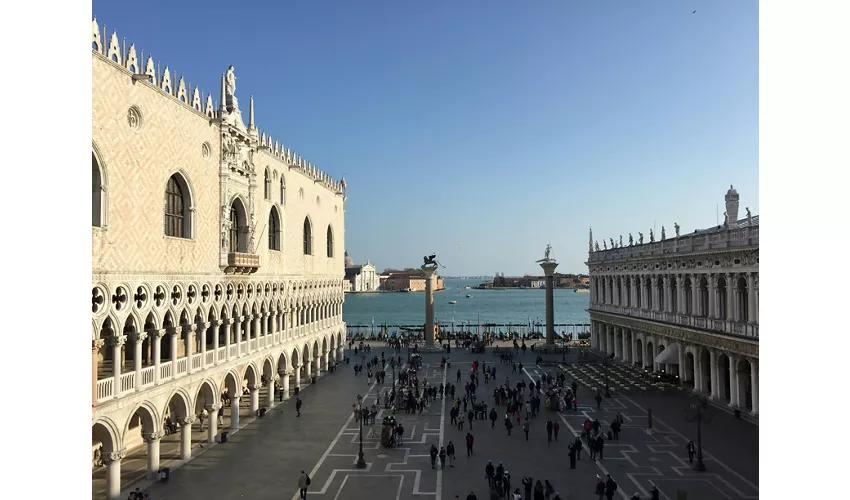 St. Mark’s Basilica: Guided Tour With Terrace access