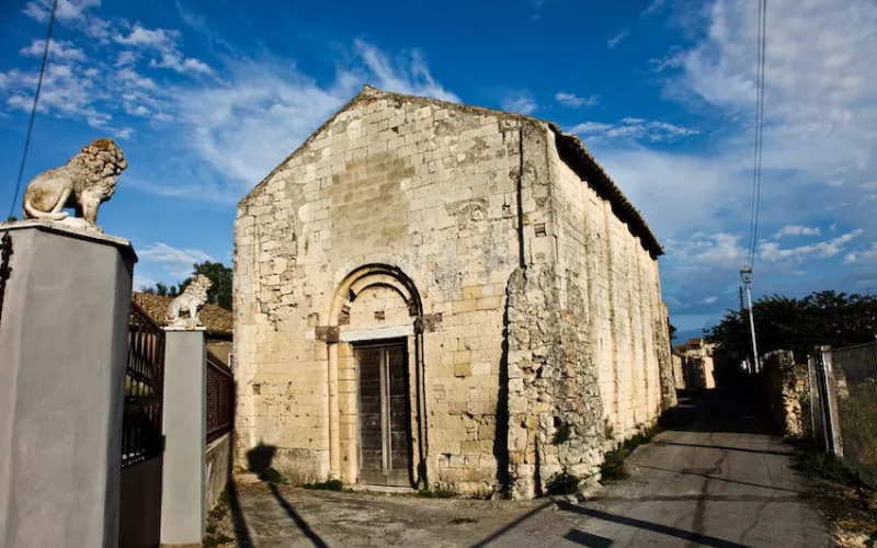 Church of the Saviour, simplicity and beauty