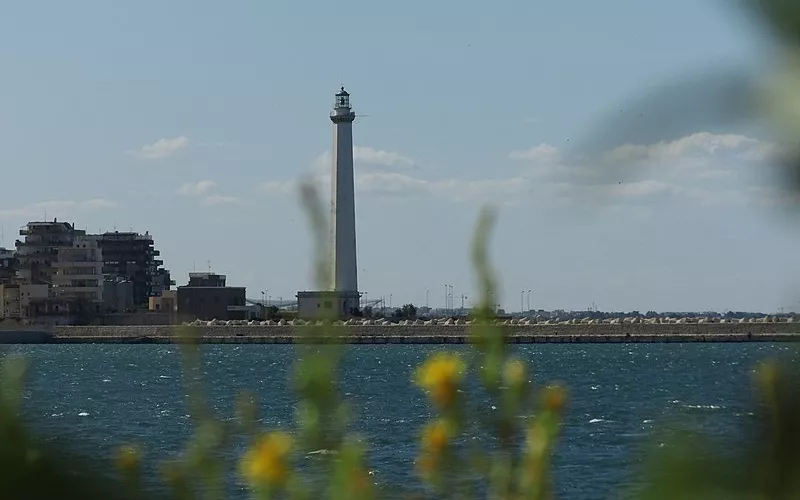 Um novo museu do rádio no farol de San Cataldo em Bari