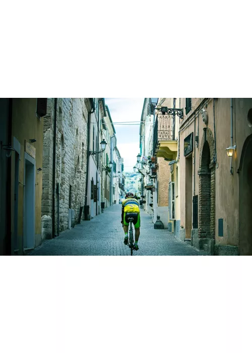 Descubre las Marcas en bici, desde Forca di Presta hasta Pescara del Tronto