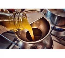 Lukanische Köstlichkeiten: Natives Olivenöl extra aus der Basilikata