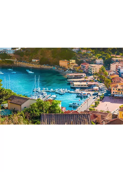 De barco, de Marina di Pisa a Cala Galera, ao longo da Rota dos Etruscos