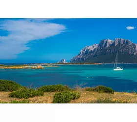 A Rota dos Gigantes e da Esmeralda, de Cagliari a Porto Cervo