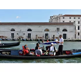 Venice: Gondola Serenade on Grand Canal