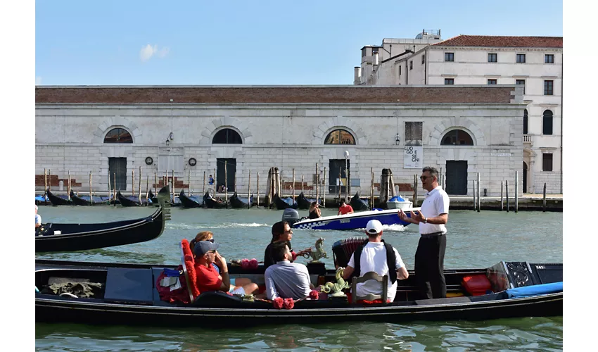 Venice: Gondola Serenade on Grand Canal + Introduction