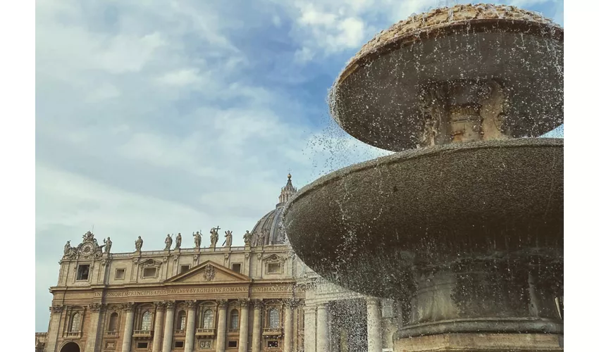 St. Peter's Basilica: Guided Tour + Vatican Grottoes Access