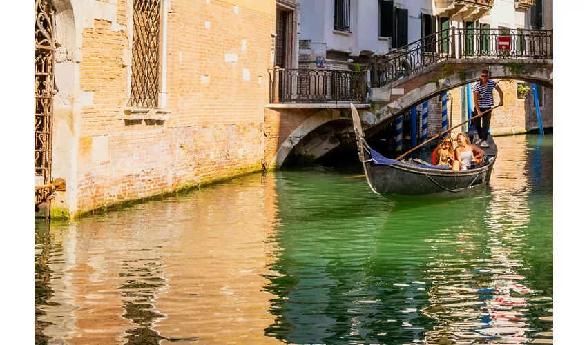 Venezia: Giro in gondola condiviso
