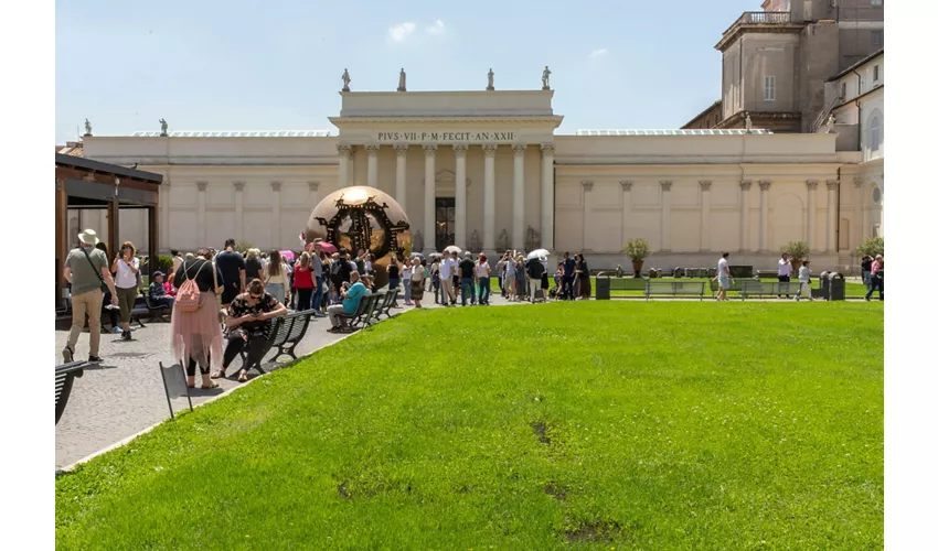 Vatican Museums & Sistine Chapel: Fast Track Ticket + Guided Tour