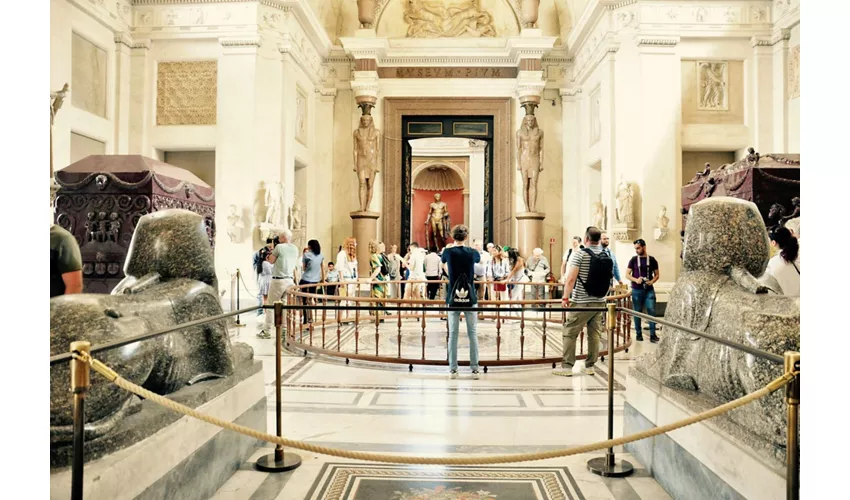 Vatican Museums & Sistine Chapel: Small Group Guided Tour