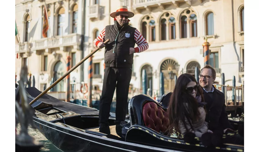 Venecia: Serenata en góndola por el Gran Canal