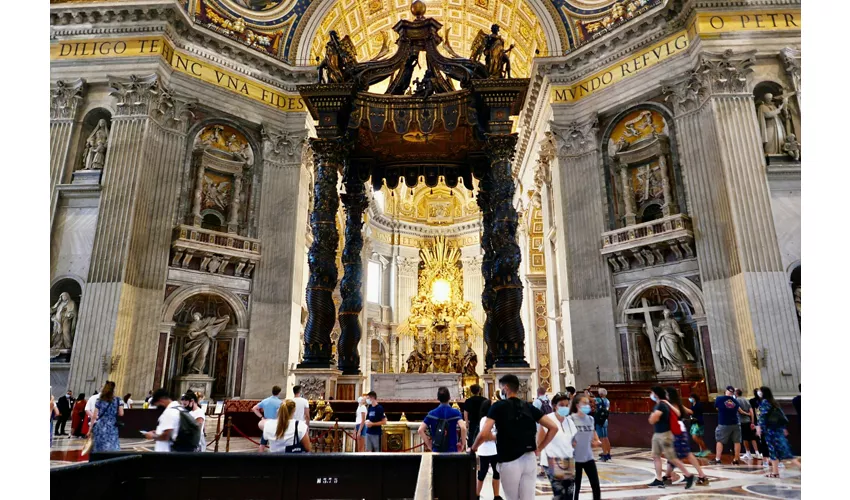 Basílica de San Pedro y Grutas Vaticanas: Visita guiada