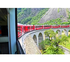 Esperienza del Trenino Rosso del Bernina da Milano