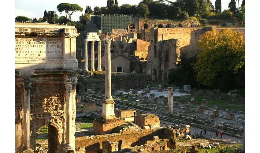 Colosseo, Arena, Foro Romano e Palatino + Tour guidato semi-privato