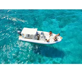 Favignana & Levanzo: RIB Boat Tour from Trapani + Lunch & Aperitif