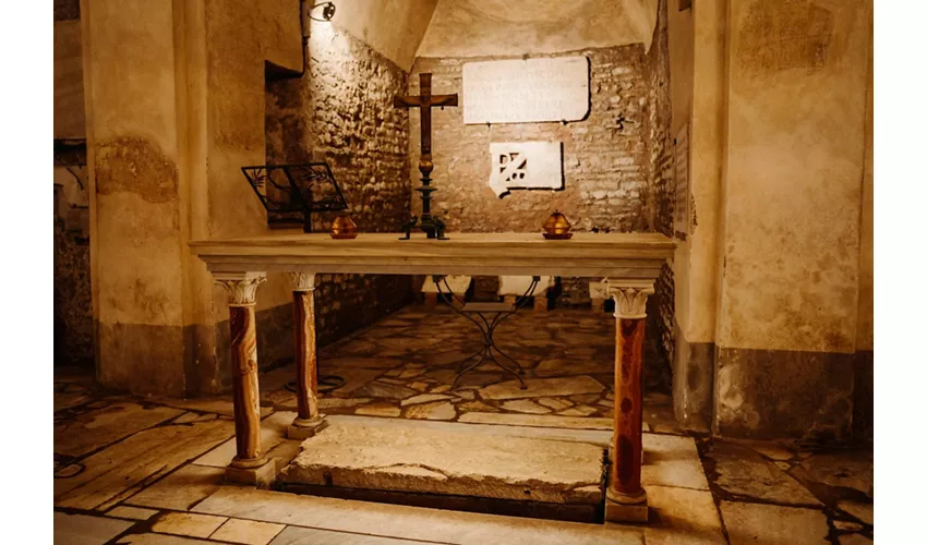 Rome: Guided Underground Tour with Catacombs & Bone Crypt Entry