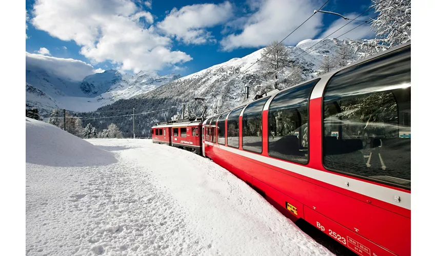 St. Moritz & Tirano: Bernina Express Panoramic Tour from Milan