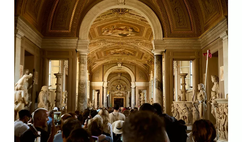 Musei Vaticani e Basilica di San Pietro: Biglietto Fast Track + Tour guidato